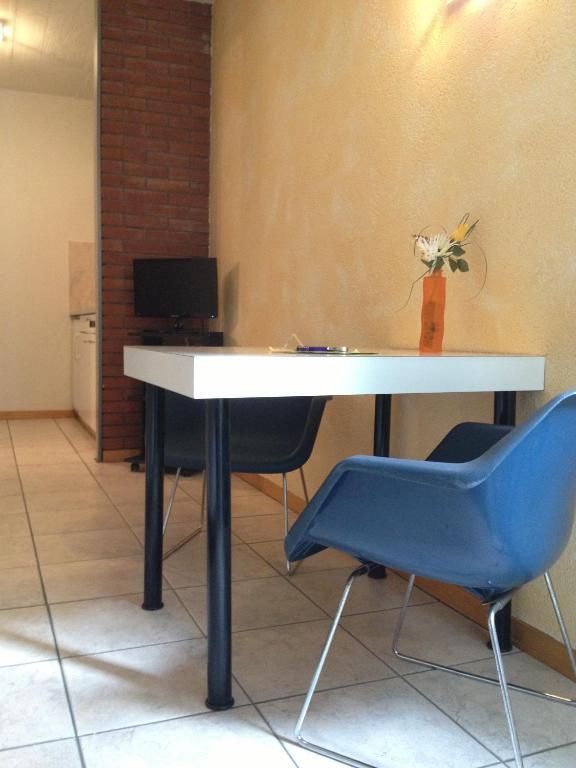 Tell Apartment Chiasso
