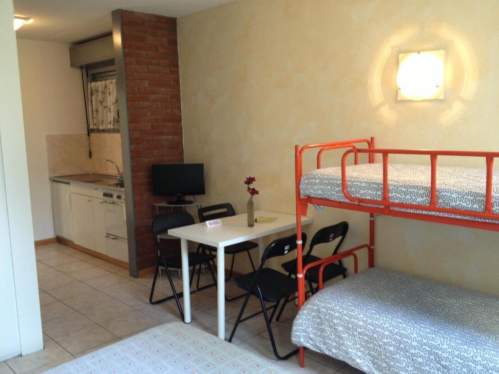 Tell Apartment