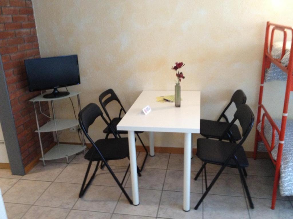 Apartment Tell *